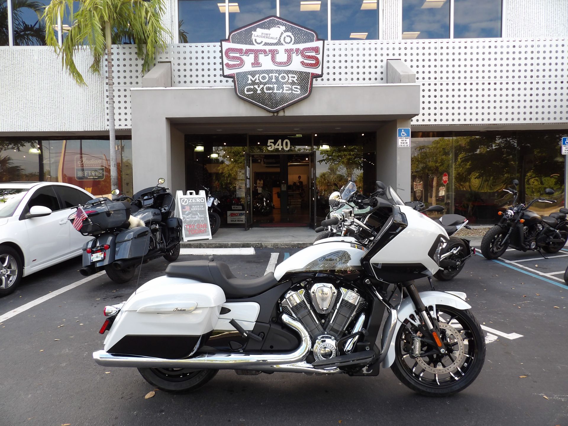 2024 Indian Motorcycle Challenger® Limited in Fort Lauderdale, Florida - Photo 1