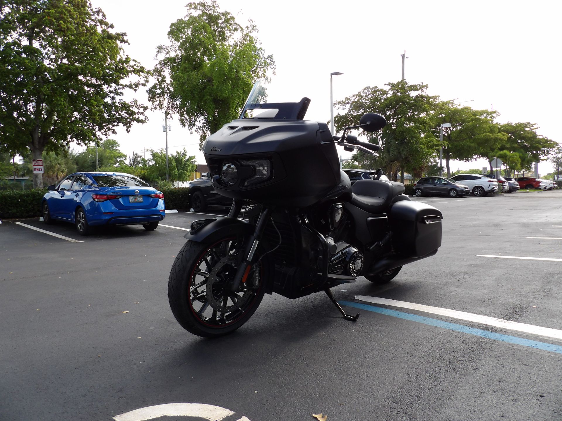 2024 Indian Motorcycle Challenger® Dark Horse® in Fort Lauderdale, Florida - Photo 7