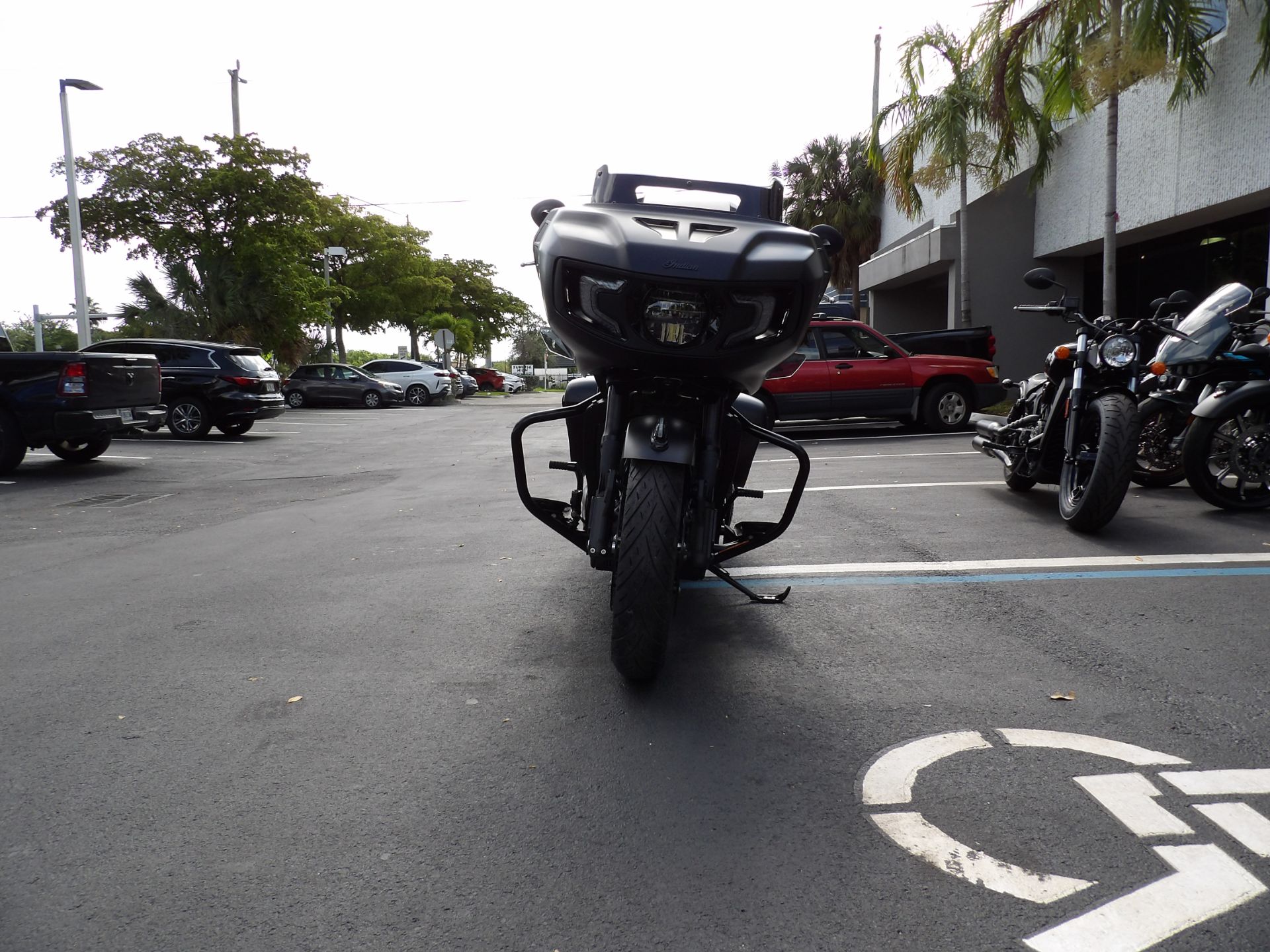 2024 Indian Motorcycle Challenger® Dark Horse® in Fort Lauderdale, Florida - Photo 8