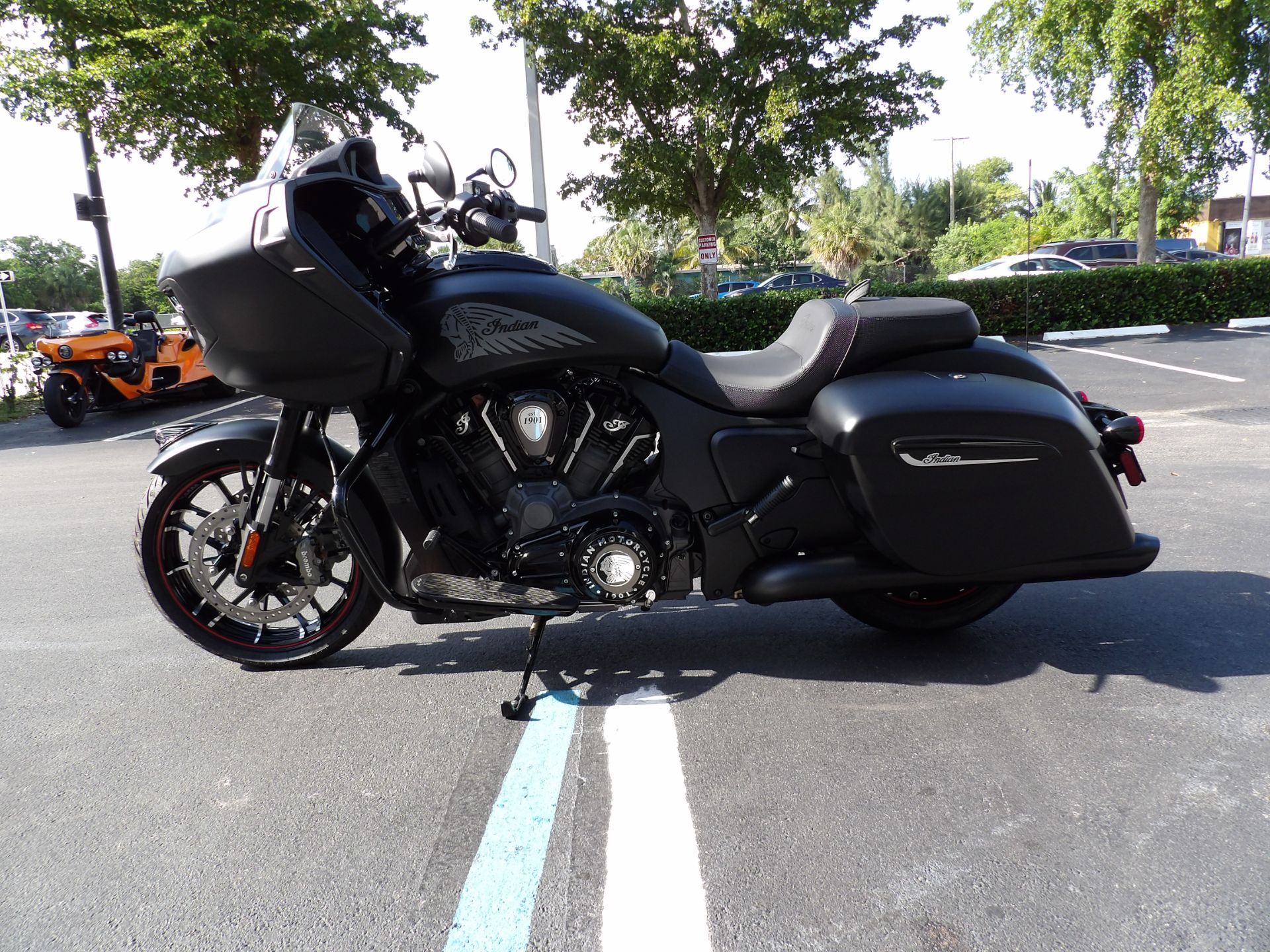 2024 Indian Motorcycle Challenger® Dark Horse® in Fort Lauderdale, Florida - Photo 6