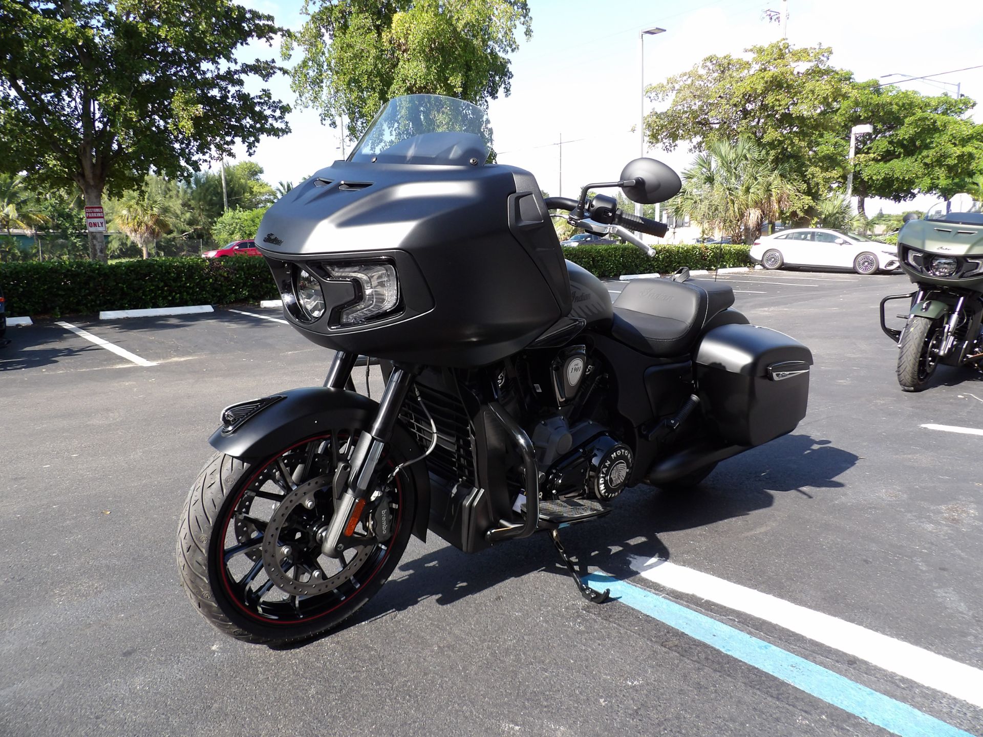 2024 Indian Motorcycle Challenger® Dark Horse® in Fort Lauderdale, Florida - Photo 7