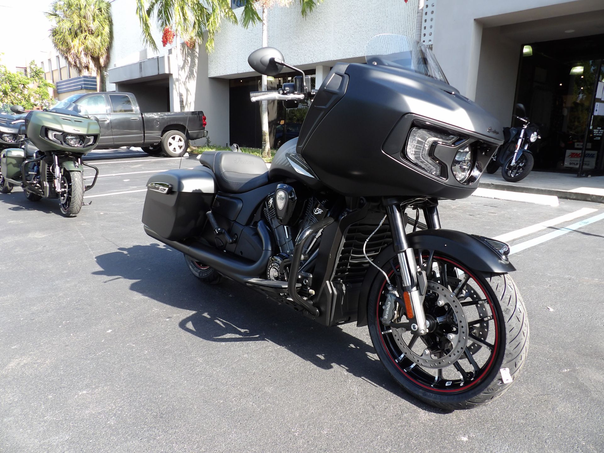 2024 Indian Motorcycle Challenger® Dark Horse® in Fort Lauderdale, Florida - Photo 9