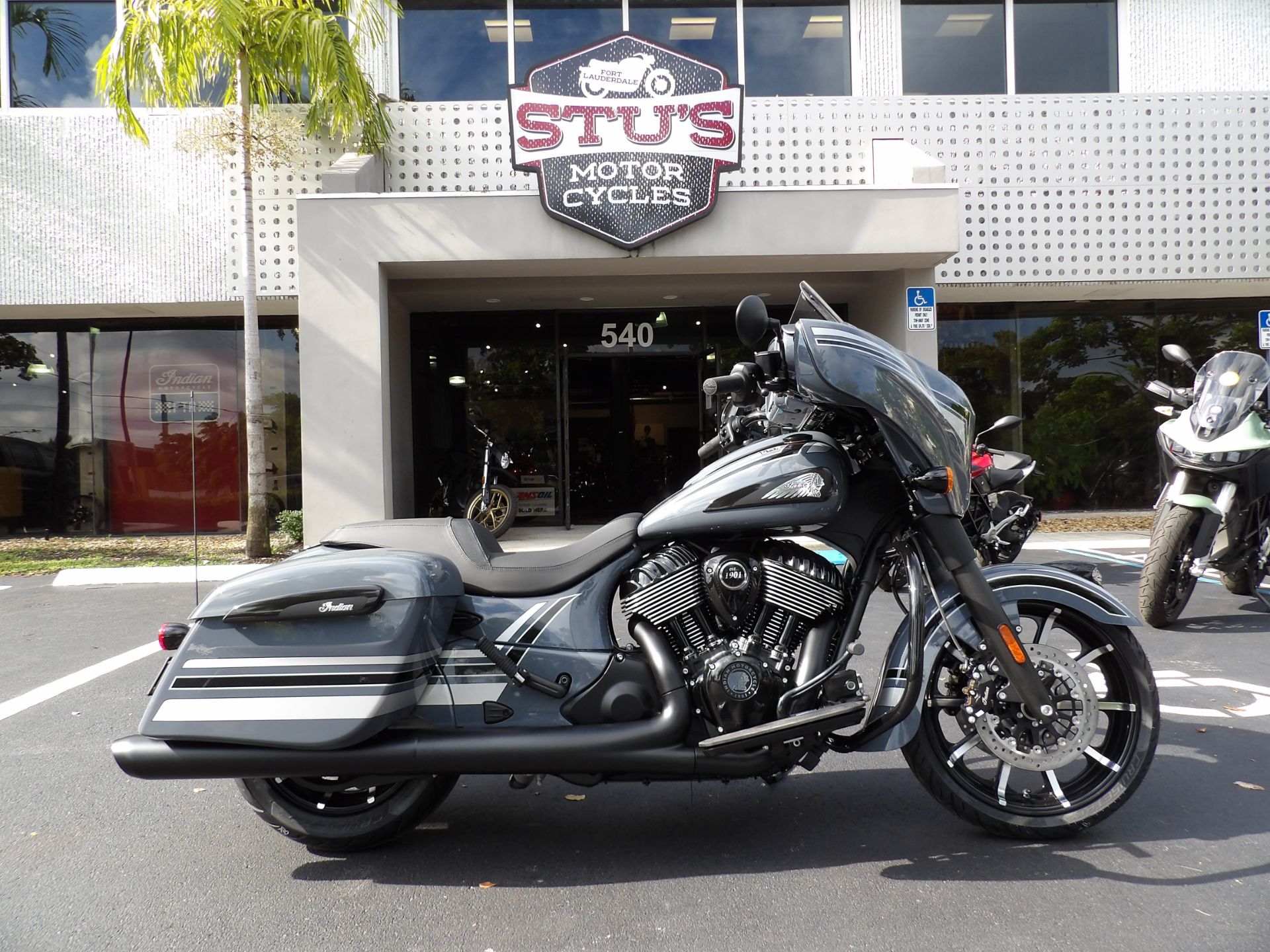 2024 Indian Motorcycle Chieftain® Dark Horse® Icon in Fort Lauderdale, Florida - Photo 1