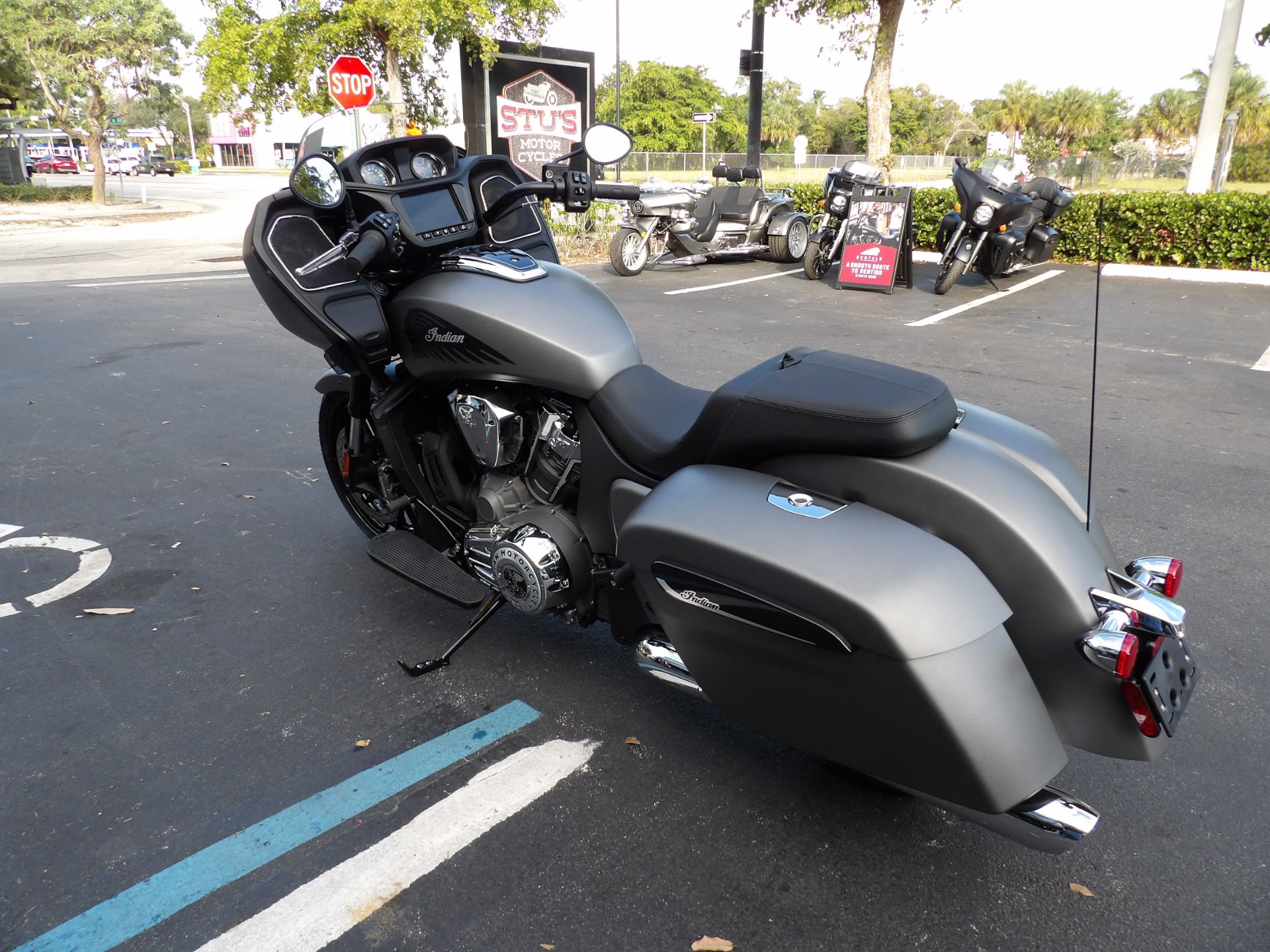 2024 Indian Motorcycle Challenger® in Fort Lauderdale, Florida - Photo 5