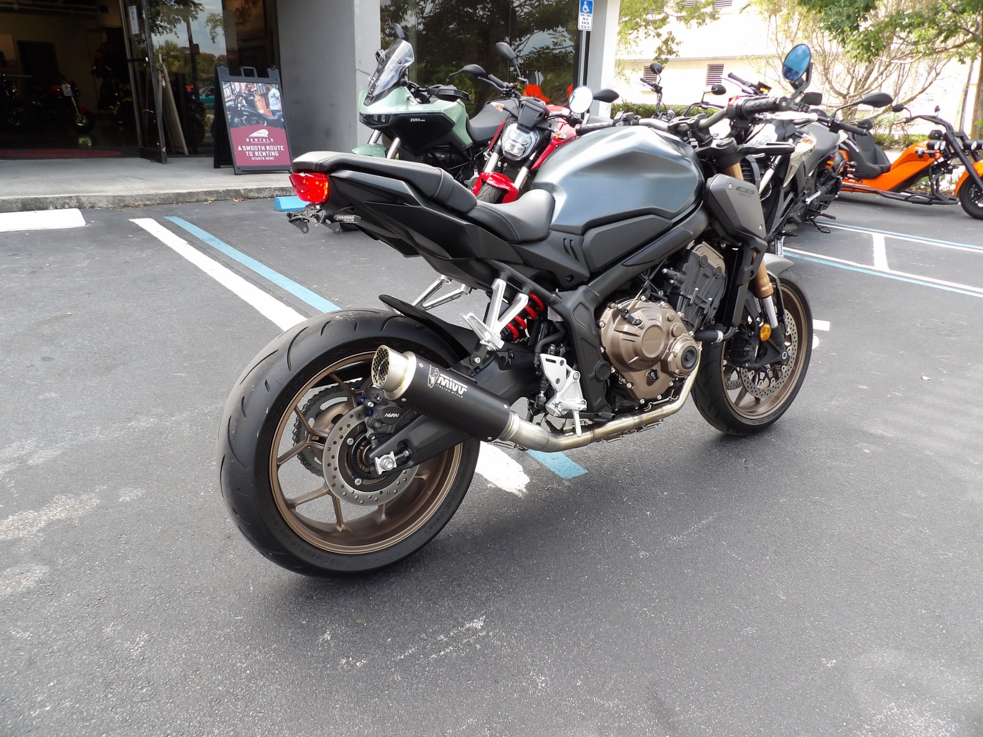 2024 Honda CB650R ABS in Fort Lauderdale, Florida - Photo 3