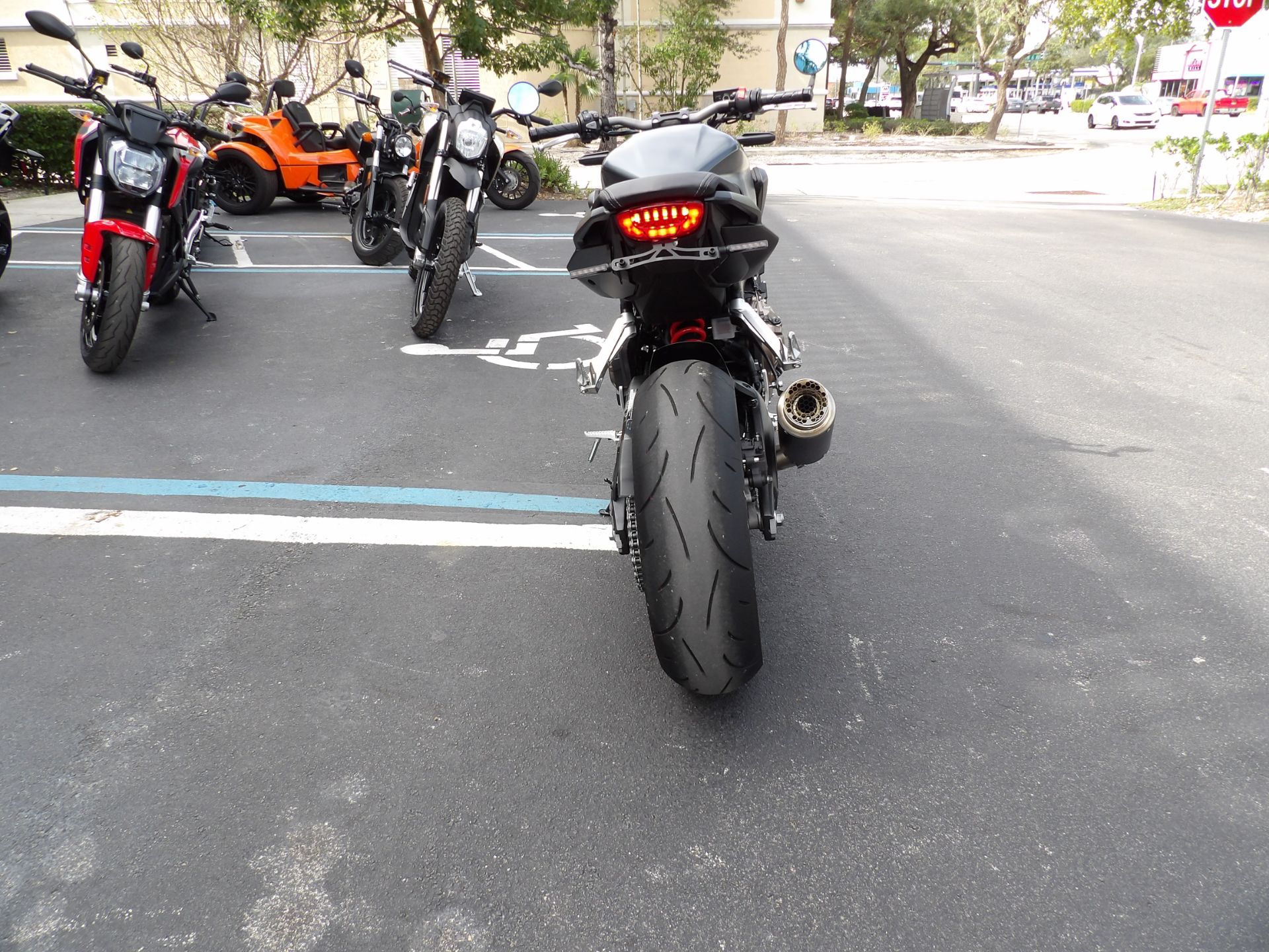 2024 Honda CB650R ABS in Fort Lauderdale, Florida - Photo 4