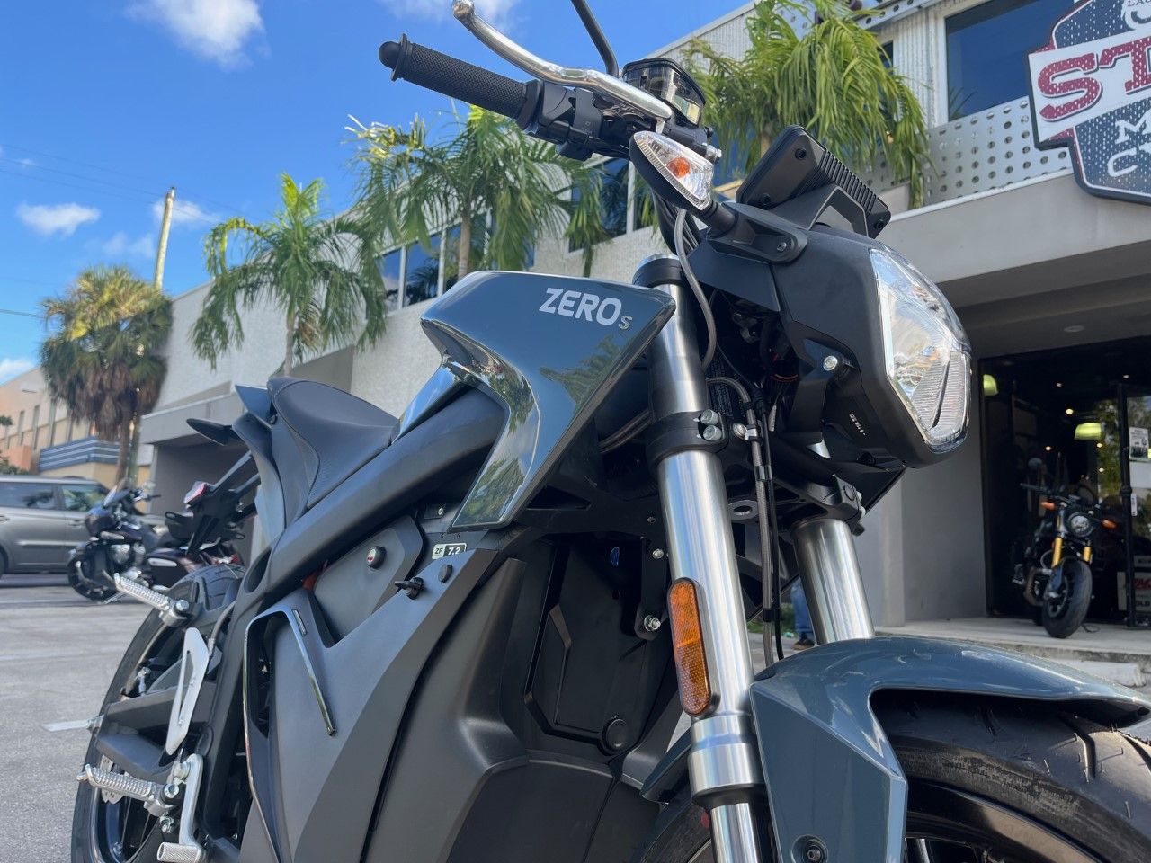 2024 Zero Motorcycles S ZF7.2 in Fort Lauderdale, Florida - Photo 10