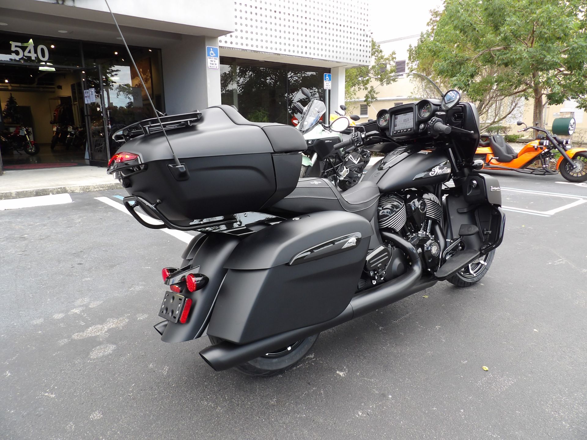 2024 Indian Motorcycle Roadmaster® Dark Horse® in Fort Lauderdale, Florida - Photo 3