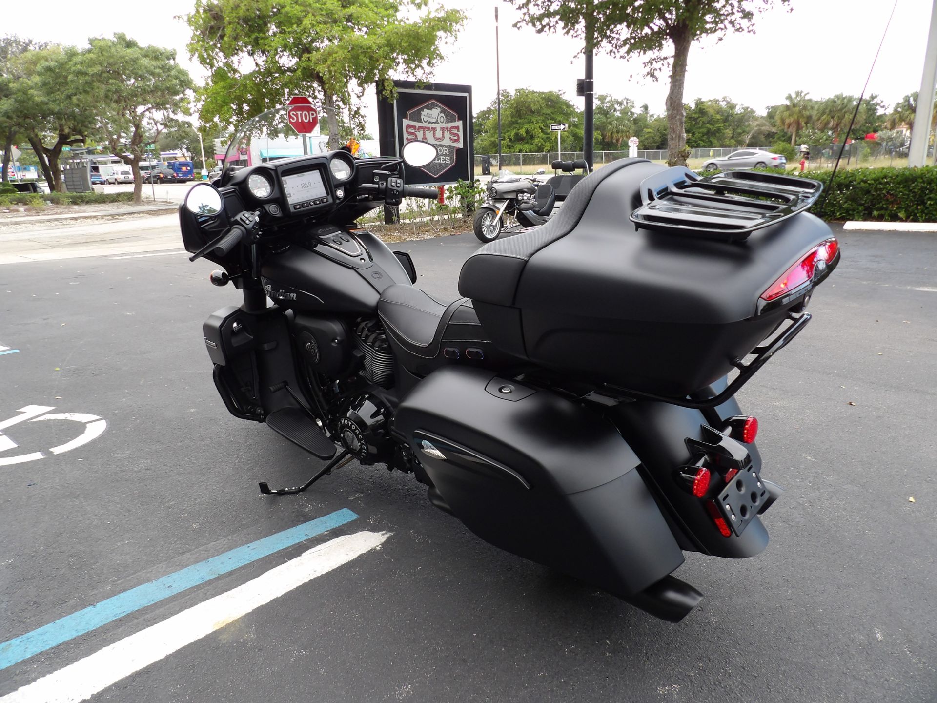 2024 Indian Motorcycle Roadmaster® Dark Horse® in Fort Lauderdale, Florida - Photo 5