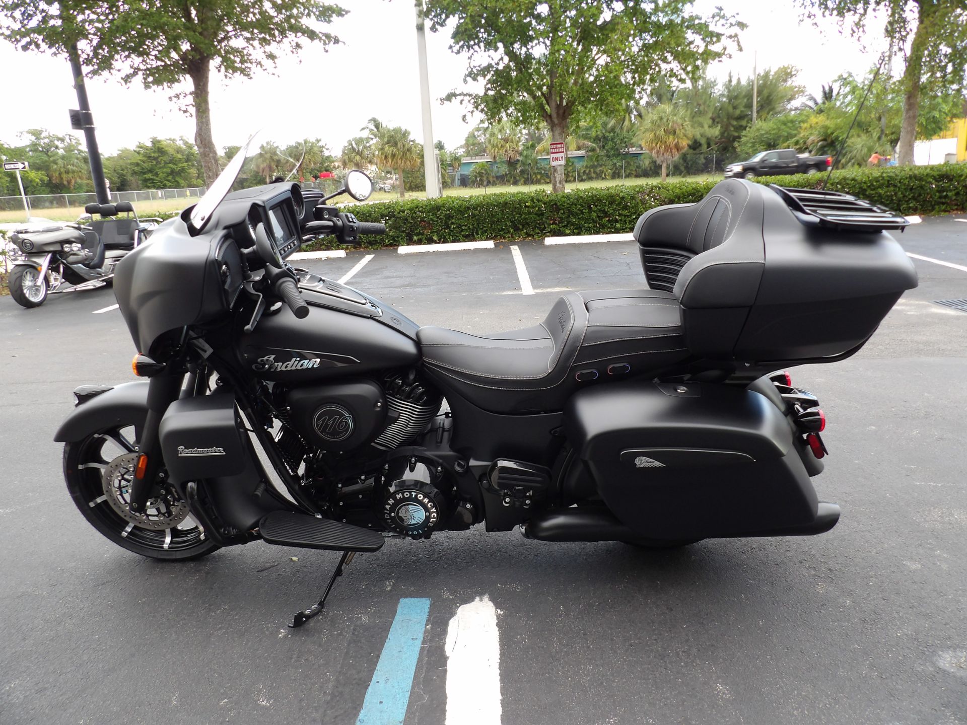 2024 Indian Motorcycle Roadmaster® Dark Horse® in Fort Lauderdale, Florida - Photo 6