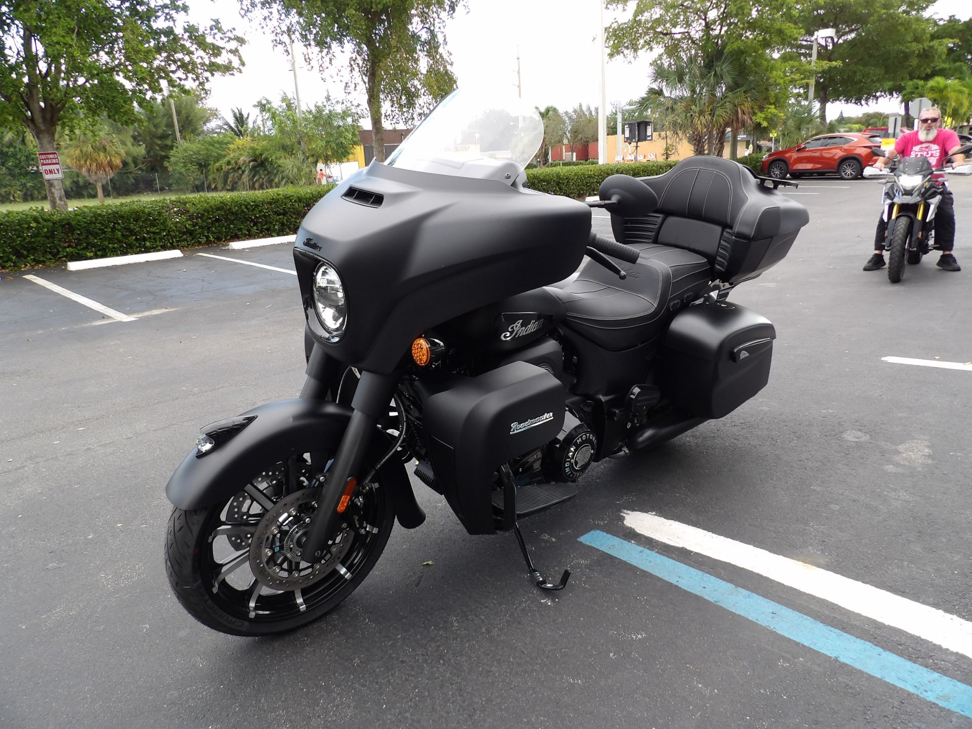 2024 Indian Motorcycle Roadmaster® Dark Horse® in Fort Lauderdale, Florida - Photo 7